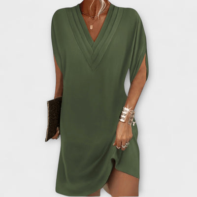 Mia - Effortless Elegance Shift Dress