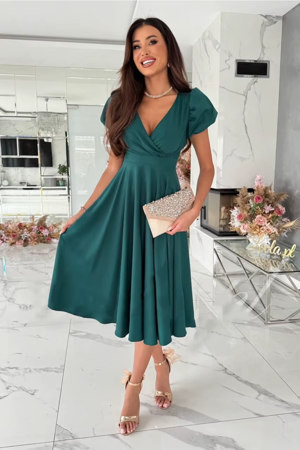 Bryher | Elegant V-Neck Midi Dress